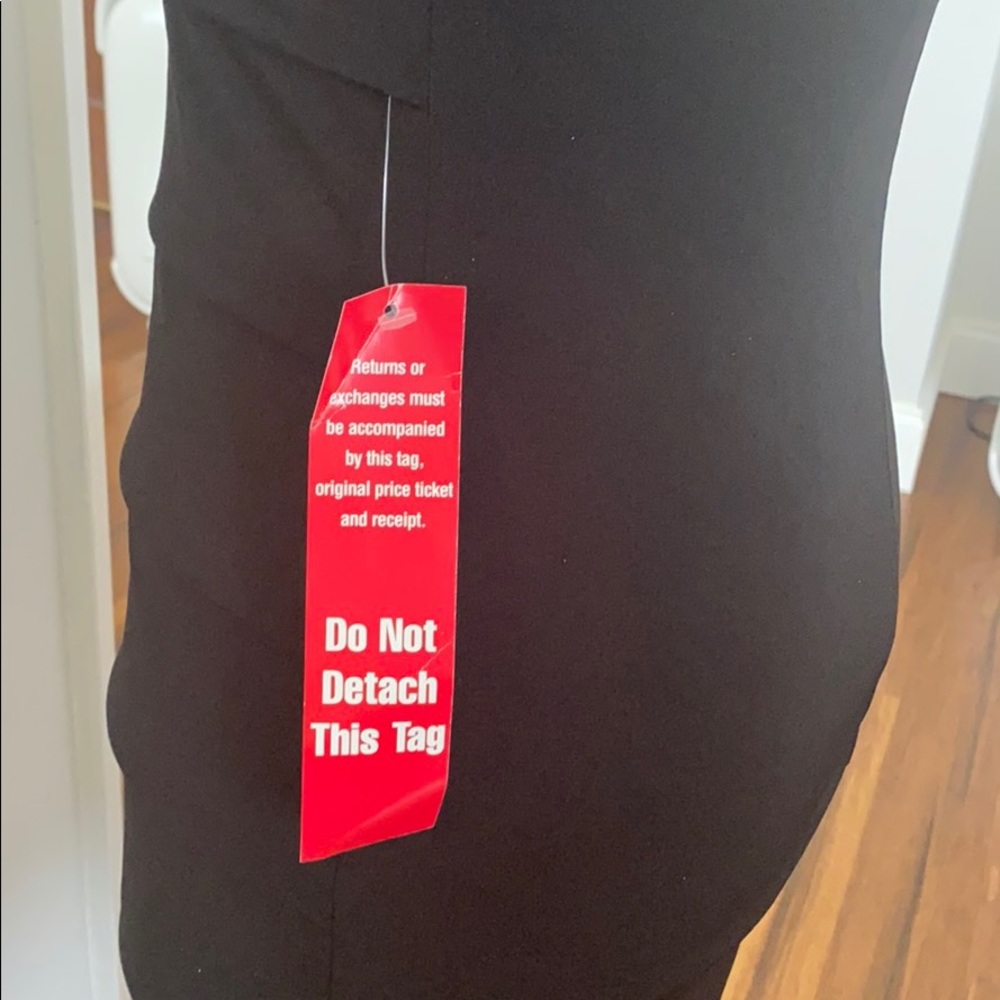 Black and Red Bodycon Dress - Picture 4 of 5